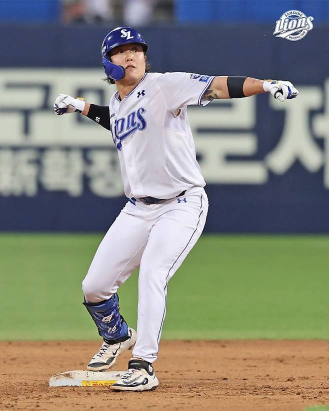 삼성라이온즈 류지혁이 3타점 2루타를 터뜨린 뒤 기뻐하고 있다. 사진=삼성라이온즈