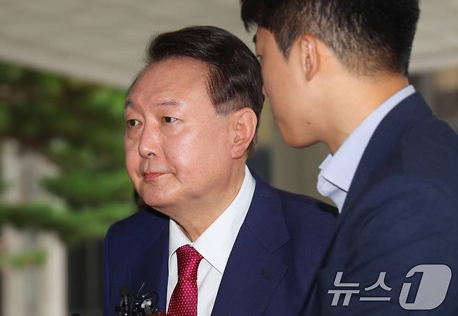 윤석열 전 대통령이 5일 오전 서초구 서울고등검찰청에 마련된 내란특검에서 2차 대면조사를 받기 위해 출석하고 있다. (공동취재) 2025.7.5/뉴스1 ⓒ News1 구윤성 기자