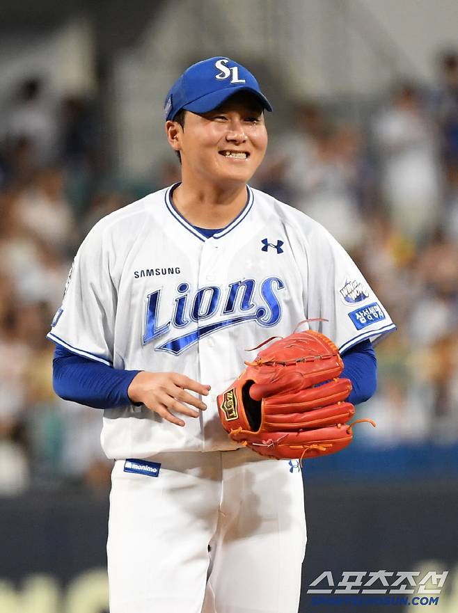 이날 인생투를 펼친 이승현도 활짝 웃었다.