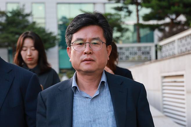 내란 특검 소환 조사를 받은 강의구 전 대통령실 부속실장이 지난달 30일 서울고검 청사를 나서고 있다./연합뉴스