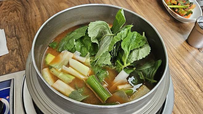 20250704_130603.jpg 점심 안산에서 미꾸라지 매운탕과 튀김