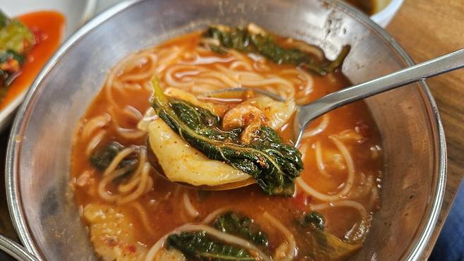 20250704_131625.jpg 점심 안산에서 미꾸라지 매운탕과 튀김