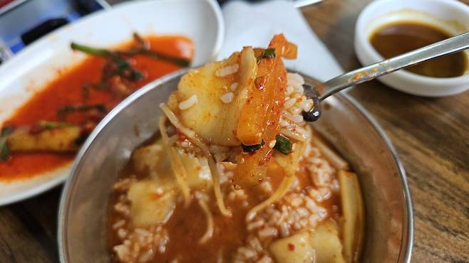 20250704_132243.jpg 점심 안산에서 미꾸라지 매운탕과 튀김