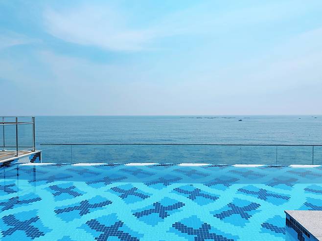 인피니티 풀 / 사진=권효정 여행+ 기자