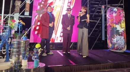 지난달 13일 ‘그랜드 하얏트 서울’ 호텔에서 가수 지드래곤(가운데)이 자신의 이름을 걸고 출시한 세 번째 하이볼을 소개하고 있다. [신수현 기자]