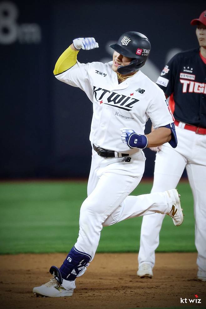 KT 안현민이 팬 투표 1위로 선정돼 올스타전 홈런더비에 출전한다. 사진제공｜KT 위즈