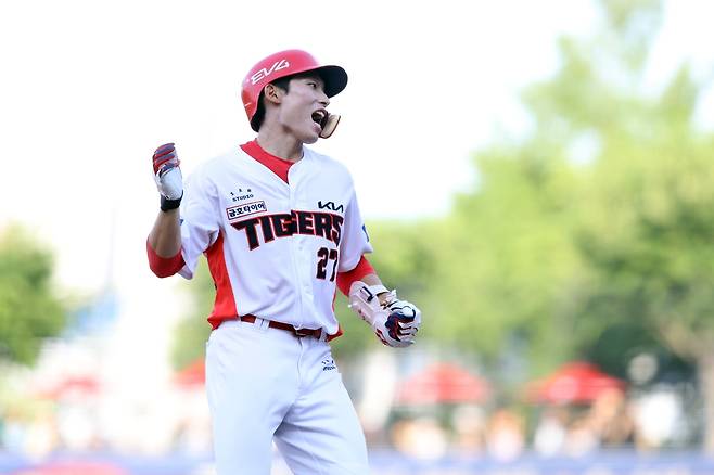 홈런을 때리고 환호하는 KIA 김호령 [KIA 타이거즈 제공. 재판매 및 DB 금지]