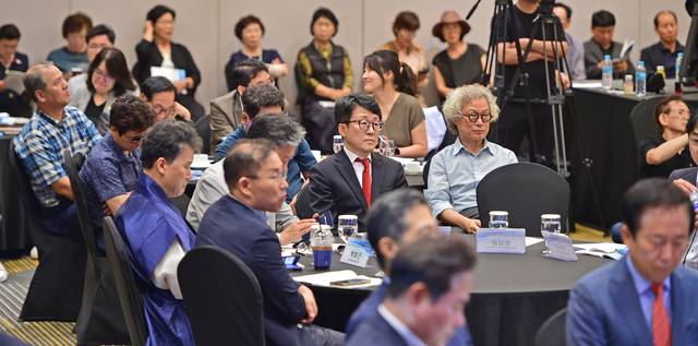 각계각층에서 MICE 산업 활성화를 통한 경상북도의 새로운 미래 먹거리 창출에 대한 관심을 갖고 포럼에 참석하고 있다. 김진홍 기자