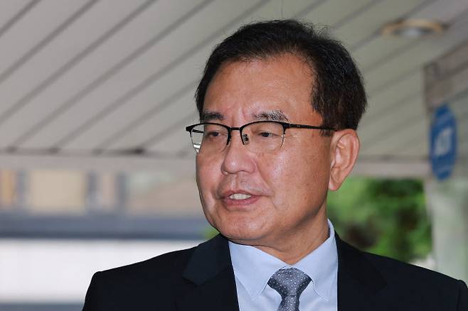 순직해병 수사 방해 의혹 사건을 수사하는 이명현 특별검사가 지난달 25일 서울 서초구 사무실로 출근하며 취재진 질문에 답하고 있다. (사진=연합뉴스)