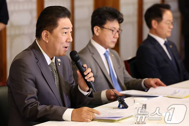 김병기 더불어민주당 당대표 직무대행 겸 원내대표가 6일 오후 서울 종로구 삼청동 국무총리 공관에서 열린 이재명 정부 첫 고위당정협의회에서 발언하고 있다. (공동취재) 2025.7.6/뉴스1 ⓒ News1 김성진 기자