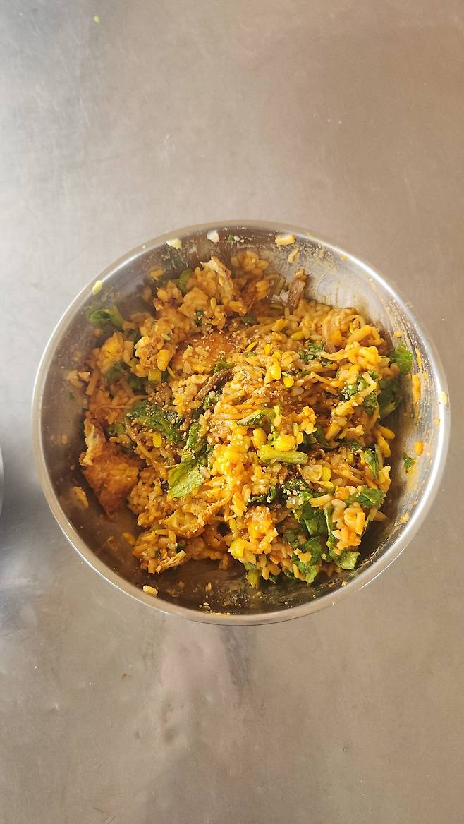 20250706_114711.jpg 오늘 점심은 비빔밥과 미역냉국