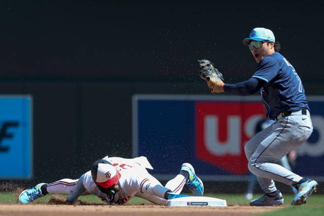 탬파베이 김하성이 빅리그 복귀전을 치른 5일 미네소타를 맞아 1회 내야 수비를 펼치고 있다. 미니애폴리스=게티이미지뱅크 AFP 연합뉴스