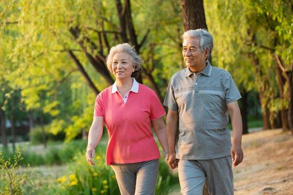 걷기운동이 노인 삶의 질 향상에 큰 도움이 된다는 연구 결과가 나왔다.​/사진=게티이미지뱅크