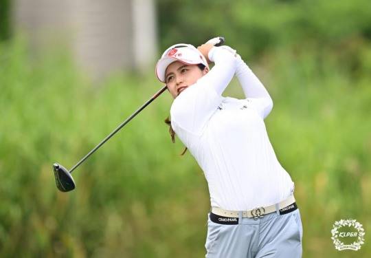 티샷 날리는 최혜진. 사진[연합뉴스]