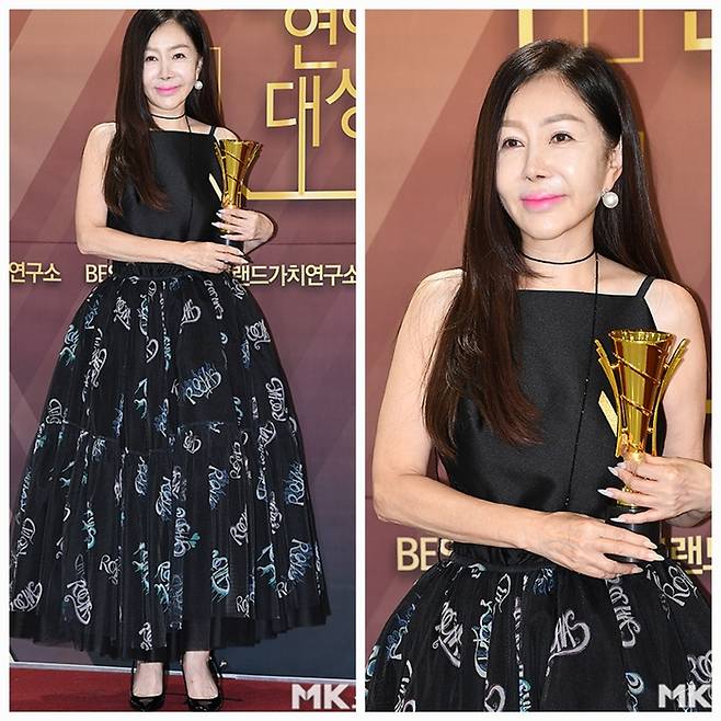 박준금이 5일 서울 국회의원회관에서 열린 ‘2025 대한민국 베스트브랜드 어워즈 - 한류연예대상’ 시상식 포토월에 참석해, ‘한류드라마발전공로상’을 수상했다. 사진=천정환 기자