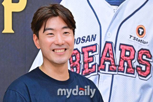 6일 서울 잠실야구장에서 열린 '2025 신한 SOL BANK KBO리그' KT 위즈와 두산 베어스 경기. 두산 김재호가 경기 전 은퇴 기자회견에 참석했다. 이날 경기 후 두산 베어스 원클럽맨 김재호의 은퇴식이 치뤄질 예정이다./잠실=한혁승 기자