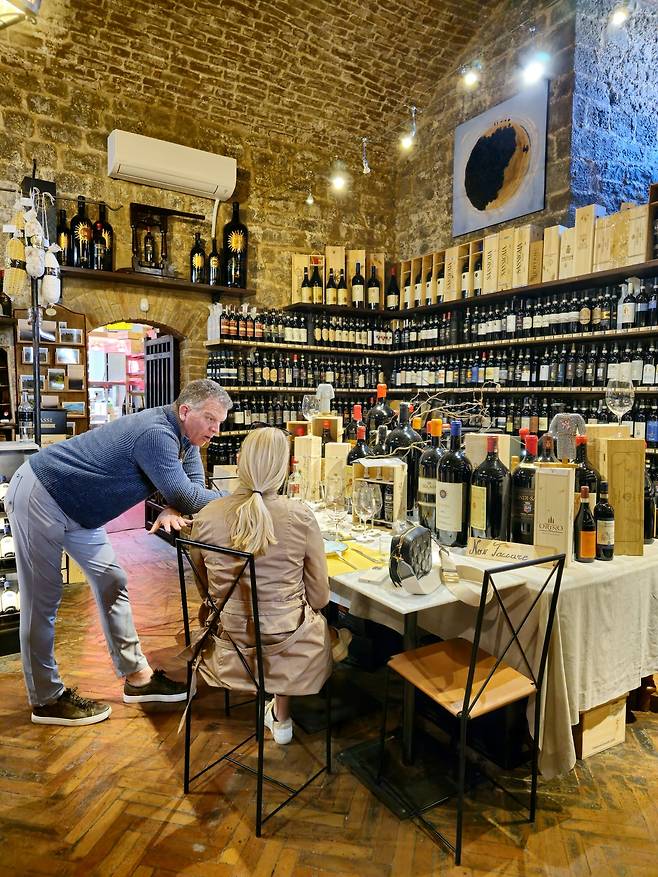 브루넬로 성 와인샵. 최현태 기자