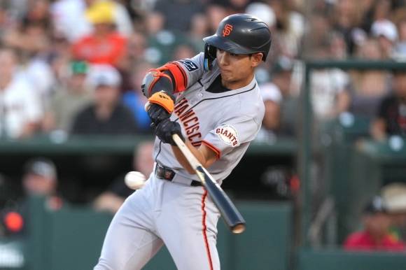 샌프란시스코 자이언츠 이정후가 6일(한국시간) 미국 캘리포니아주 새크라멘토의 서터헬스파크에서 열린 2025 미국 메이저리그(MLB) 정규시즌 애슬레틱스와의 원정 경기에서 타격하고 있다. 로이터 연합뉴스