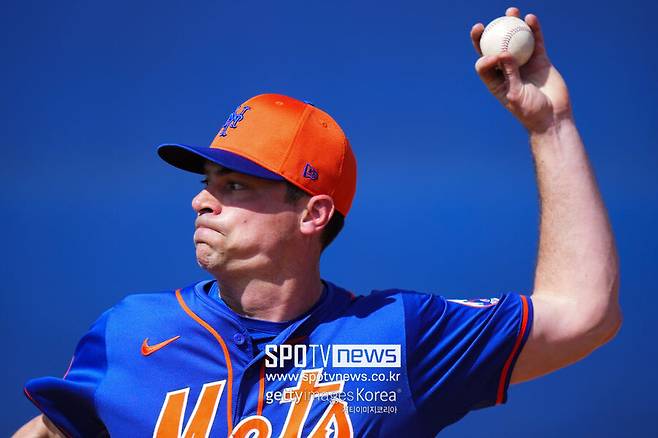 ▲ 팔꿈치 수술 재활을 마치고 후반기 복귀가 기대를 모으고 있는 브룩스 레일리