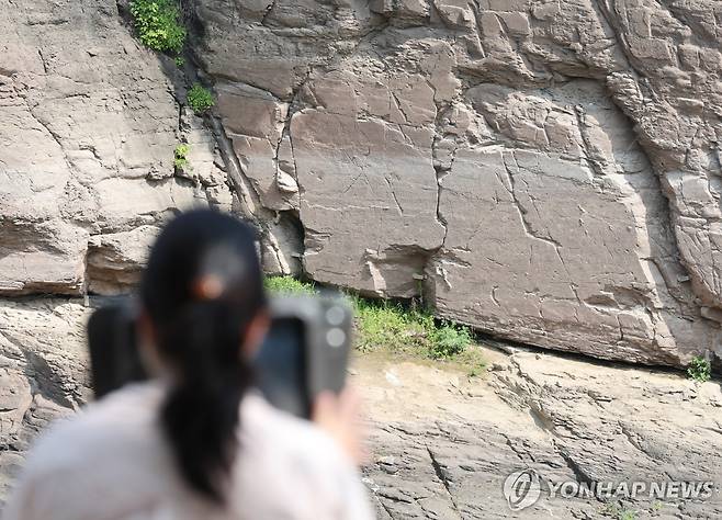 세계유산 등재 앞둔 울주 대곡리 반구대 암각화 (울산=연합뉴스) 김용태 기자 = 울산 울주군 언양읍에 위치한 국보 '울주 대곡리 반구대 암각화'. 2025.7.3 yongtae@yna.co.kr