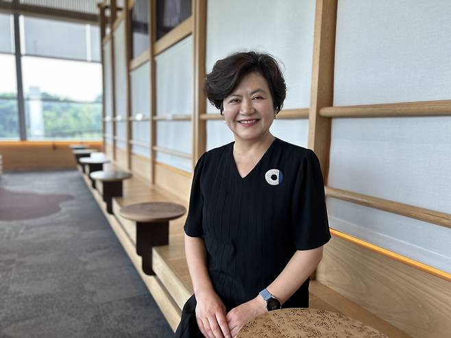 이현주 국립중앙박물관 홍보전문경력관     (서울=연합뉴스) 김예나 기자 = 이현주 국립중앙박물관 홍보전문경력관이 지난 4일 연합뉴스와 인터뷰한 뒤 기념 촬영을 하고 있다. 2025.7.6
    yes@yna.co.kr