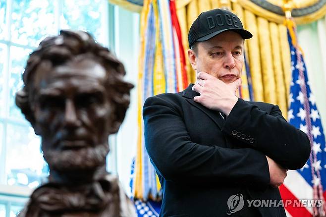 백악관 대통령 집무실을 찾은 일론 머스크 테슬라 최고경영자 [AFP 연합뉴스 자료사진. 재판매 및 DB 금지]