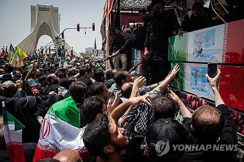 이란 테헤란에서 이스라엘 공습으로 사망한 군 지휘관 등을 위한 장례식이 열린 모 [UPI=연합뉴스 자료사진. 재판매 및 DB 금지]