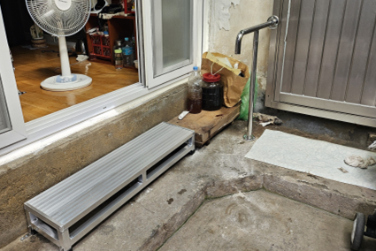 치매안심마을 내 10가구를 대상으로 '맞춤형 주거환견 개선 사업'을 추진했다.