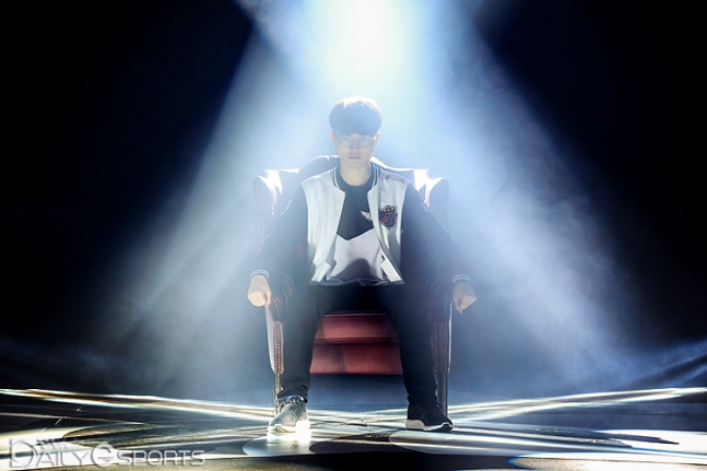 2017년 4월 22일 2017 LCK 스프링 결승 무대에 오른 '페이커'.