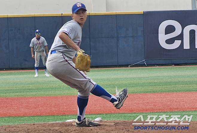 경기항공고 이주호가 6일 경북고와의 16강전서 역투하고 있다. 목동=권인하 기자