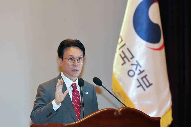 김민석 국무총리가 7일 오전 정부세종청사에서 열린 취임식에서 취임 선서를 하고 있다. /연합뉴스