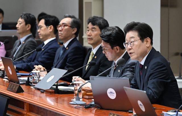이재명 대통령이 5일 서울 용산 대통령실청사에서 열린 제29회 국무회의에서 발언하고 있다. 왕태석 선임기자