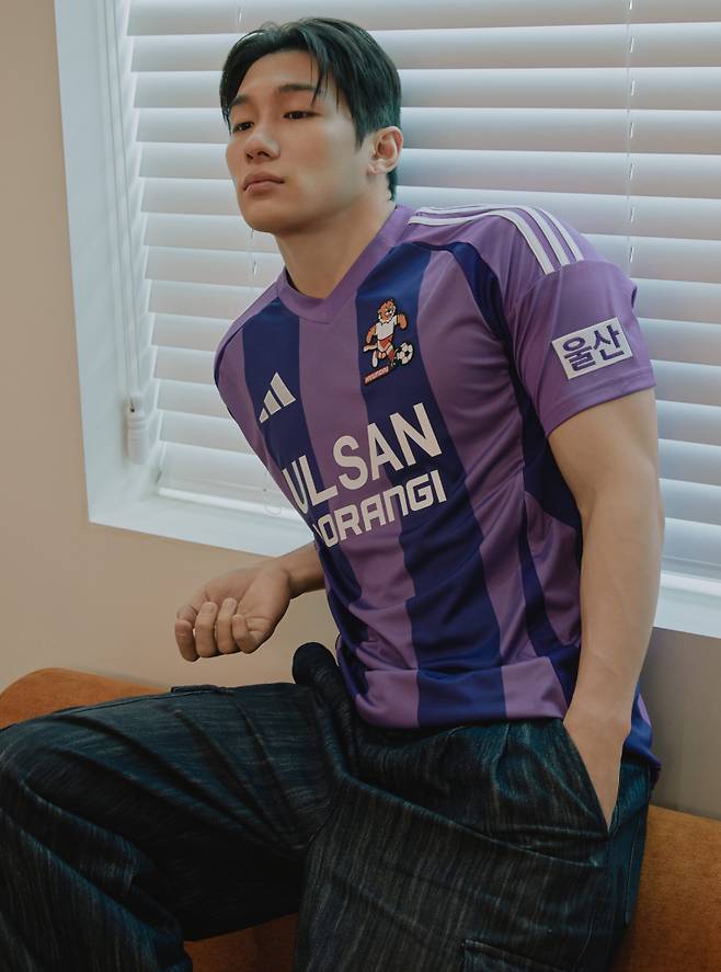 7일 울산이 공개한 뉴트로 유니폼. 1996년 구단의 첫 우승 당시 유니폼을 새로운 모습으로 탈바꿈했다. 사진=울산