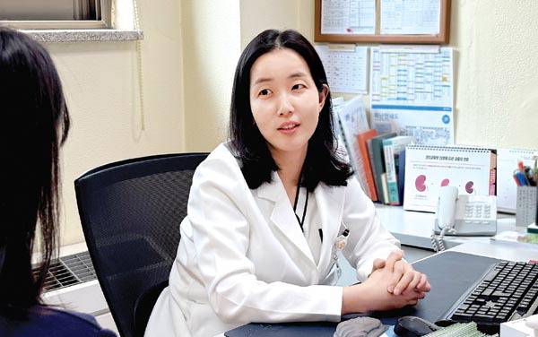 대동병원 김민지 교육수련부장(신장내과 전문의)이 당뇨병성 만성콩팥병에 관해 설명하고 있다.  대동병원 제공
