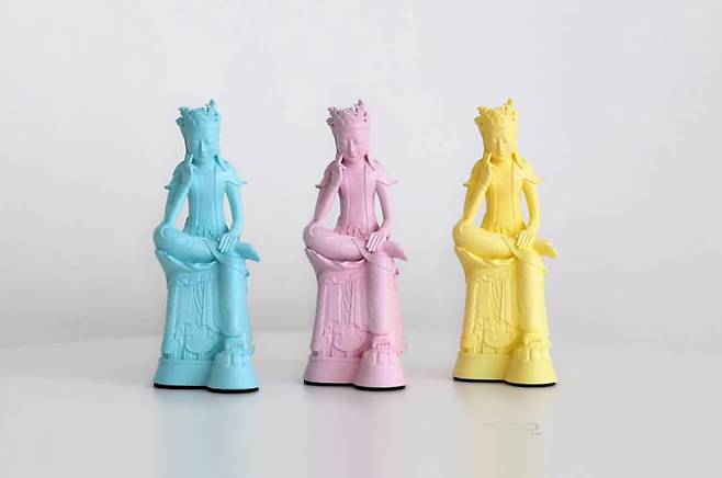 The pastel-colored "Pensive Bodhisattva" miniatures sold at the National Museum of Korea's offline and online gift shop [SCREEN CAPTURE]