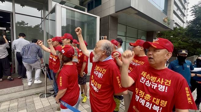 해병대예비역연대는 7일 김계환 전 해병대사령관의 채해병 사건 관련 순직해병특검 출석에 맞춰 기자회견을 열고 김 전 사령관에게 진실된 진술을 촉구했다. [해병대예비역연대 제공]