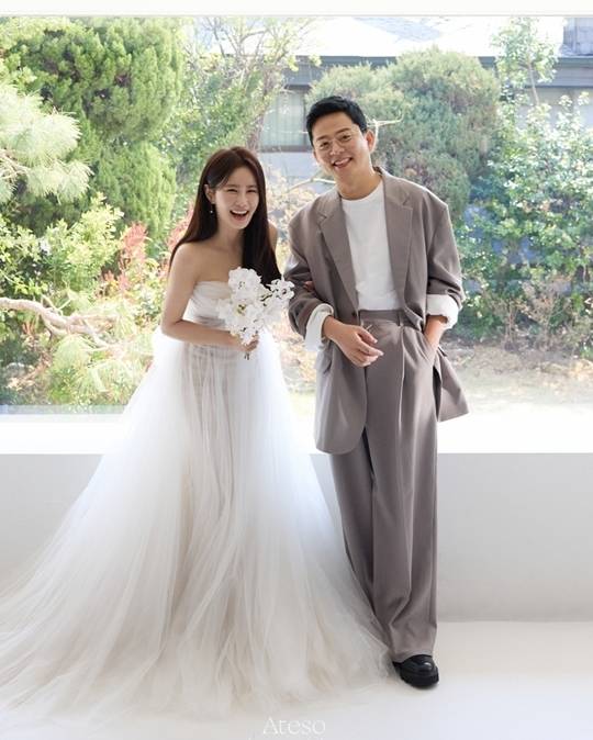 사진=왼쪽부터 김지민, 김준호/공식 웨딩화보