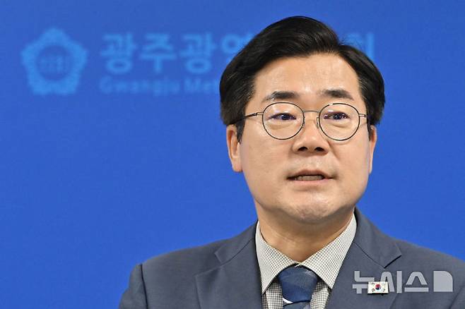 [광주=뉴시스] 이영주 기자 = 박찬대 더불어민주당대표 후보가 7일 오전 광주 서구 광주시의회에서 기자회견을 열고 있다. 2025.07.07. leeyj2578@newsis.com