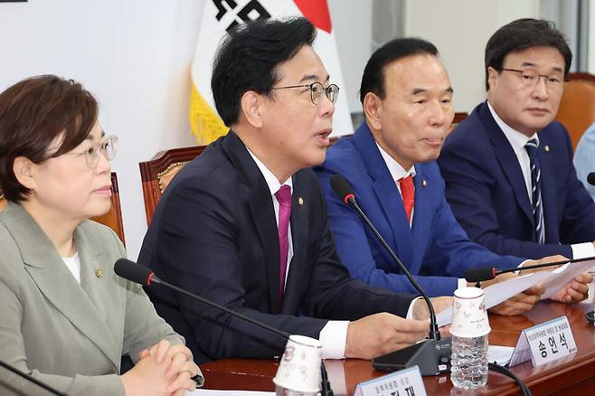 송언석 국민의힘 비대위원장 겸 원내대표가 7일 서울 여의도 국회에서 열린 비상대책위원회의에서 발언하고 있다. ⓒ연합뉴스