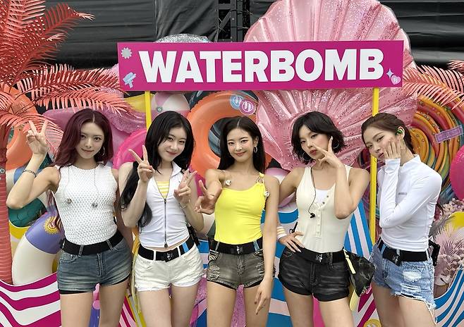 그룹 있지가 지난 4일 ‘워터밤 서울 2025’에 참석해 화제를 모았다. JYP엔터테인먼트