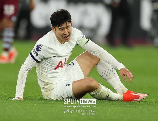 ▲ 손흥민은 토트넘에서 절대적인 입지를 자랑한다. 10년간 공식전 454경기에 출전하며 구단 역대 최다출전 7위에 이름을 올리고 있다. 통산 득점도 173골로 역대 5위에 등극하면서 토트넘 역사를 통틀어서도 손에 꼽히는 전설의 위상을 자랑한다.