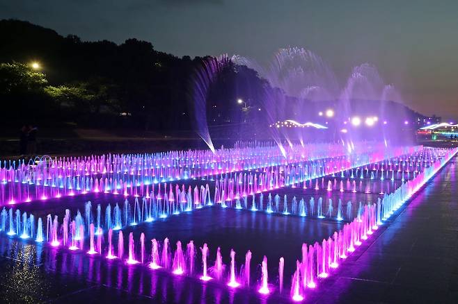 정읍천 미로분수 물놀이장 [정읍시 제공. 재판매 및 DB 금지]