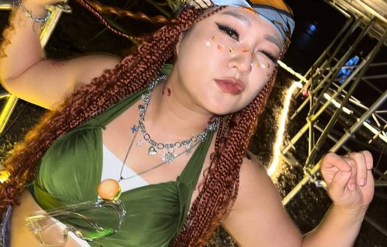 래퍼 '햄부기'로 변신한 방송인 이수지. 이수지 SNS 캡처.