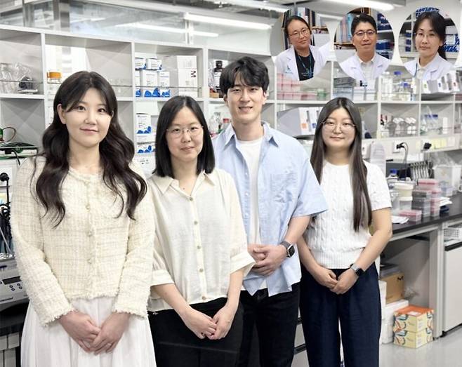 (왼쪽부터)KAIST 정주연 석박사통합과정, 정현정 교수, 양승주 석박사통합과정, 박아영 석박사통합과정 등 공동연구팀 구성원 등 [사진=KAIST]