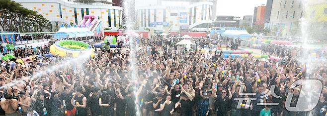 자넌해 7월 20일 충남 보령 머드엑스포광장에서 열린 제27회 보령머드축제에서 관광객들이 즐거운 시간을 보내고 있다.  2024.7.20/뉴스1 ⓒ News1 김기태 기자
