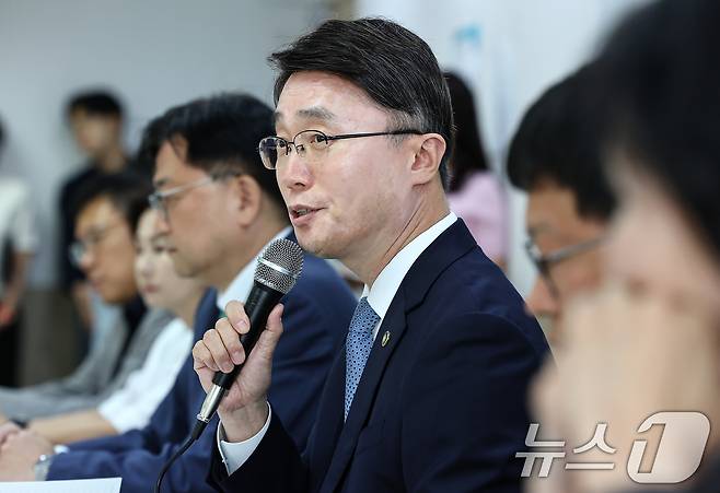 류제명 과학기술정보통신부 제2차관이 8일 서울 송파구 IT벤처타운에서 열린 '기업인들과 함께하는 AI 3대 강국 조기 실현 현장 간담회'에서 모두발언을 하고 있다. 2025.7.8/뉴스1 ⓒ News1 김도우 기자