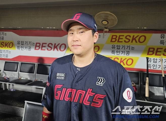 인터뷰에 임한 롯데 유강남. 김영록 기자