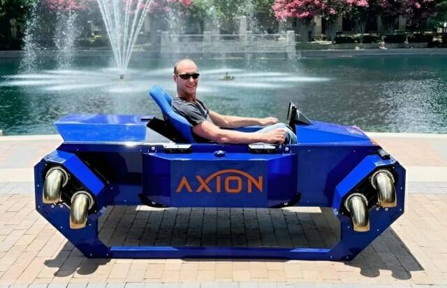 액시온 프로토타입을 선보인 퓨전플라이트 창업자 알렉스 테이츠 (출처=퓨전플라이트)