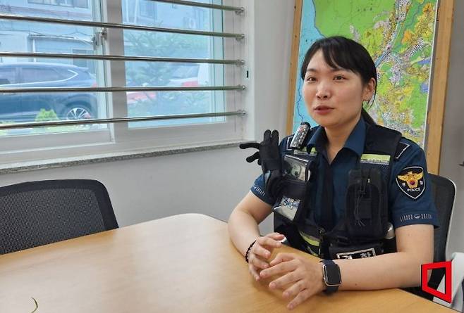 경기 남양주북부경찰서 진접파출소에서 근무 중인 박소정 순경이 아시아경제와 인터뷰하고 있다. 변선진 기자
