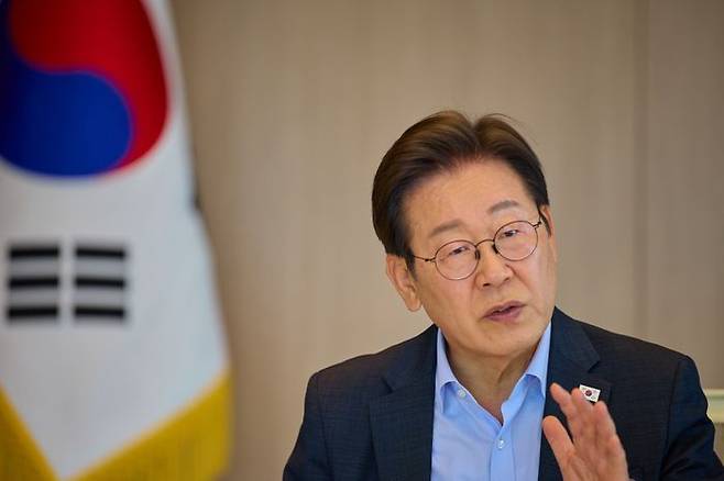 이재명 대통령이 지난 7일 서울 용산 대통령실 청사에서 김민석 신임 총리 간의 오찬 회동에서 발언하고 있다. ⓒ뉴시스